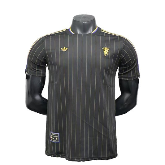 Manchester United Terrace Icons
25 Kit 3